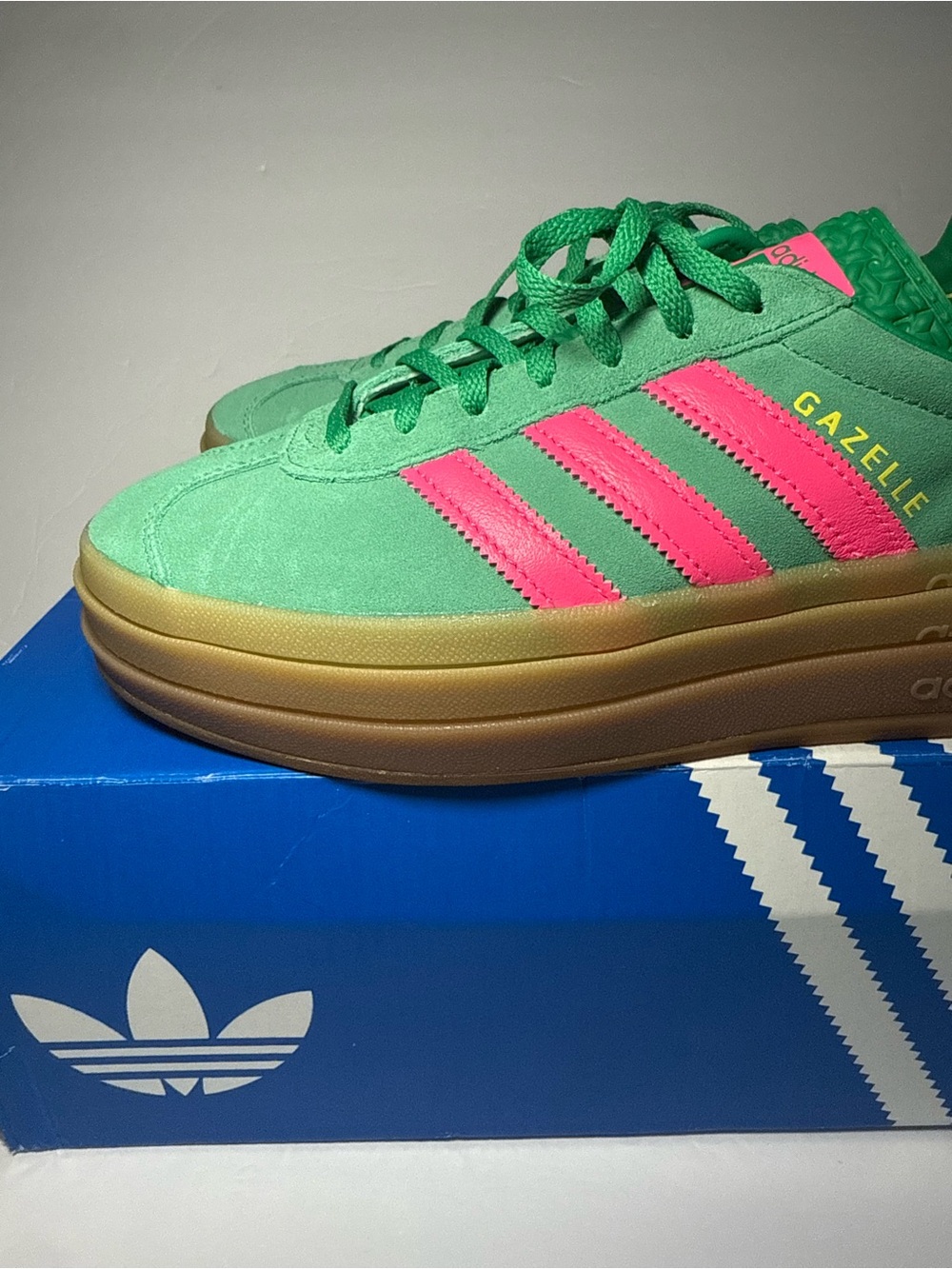Adidas Gazelle Bold Sneakers - Size 8 - Green with Pink Stripes JH9668 - New - Picture 5 of 8